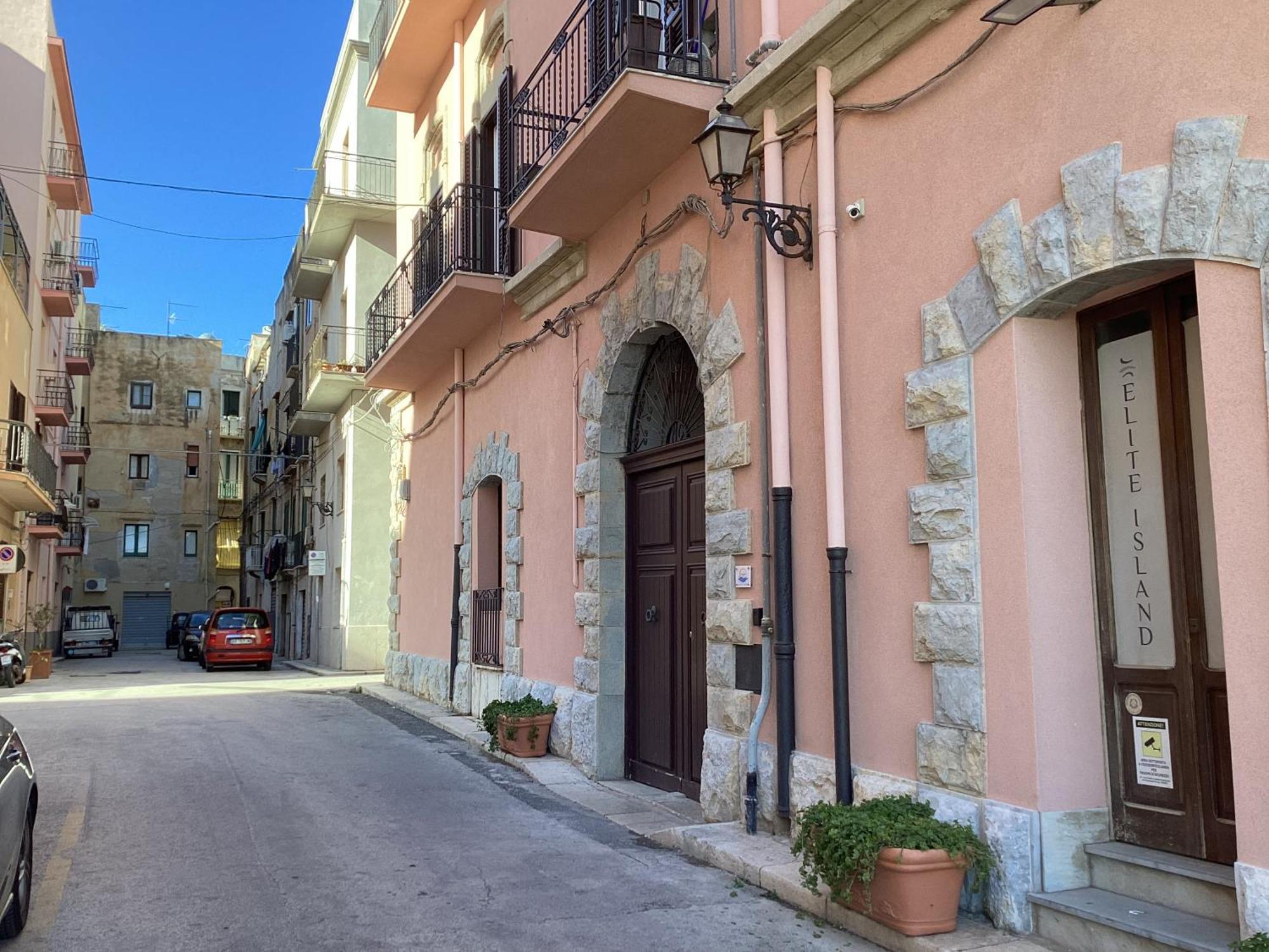 I Velieri Di Trapani Apartment Bagian luar foto