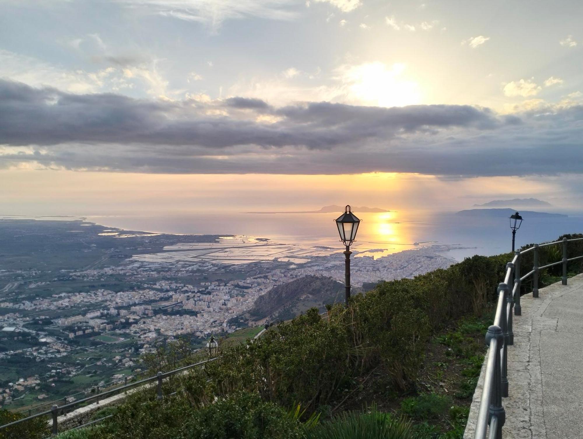 I Velieri Di Trapani Apartment Bagian luar foto